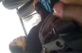 XXX La niñera tiene los pechos grandes y quiere mostrarte videos xxx gratis latino
