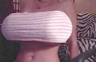 XXX Viejo calvo follando a su pequeña porno en idioma español latino esposa con curvas