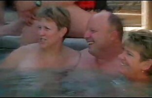 XXX Japonesa tetona se masturba en la follando latinos piscina